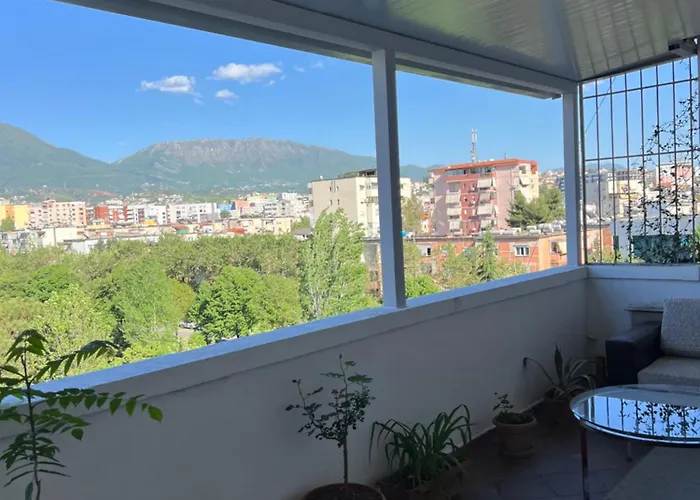 Elin's View Stylish With Panoramic Terrace ティラナ