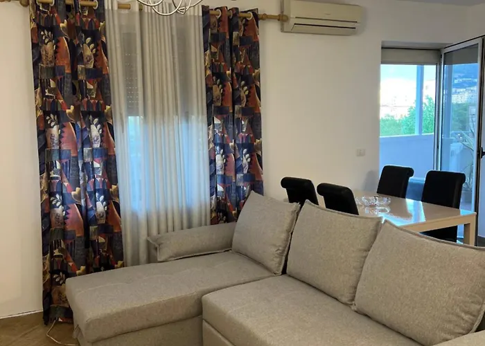 Elin's View Stylish With Panoramic Terrace * ティラナ